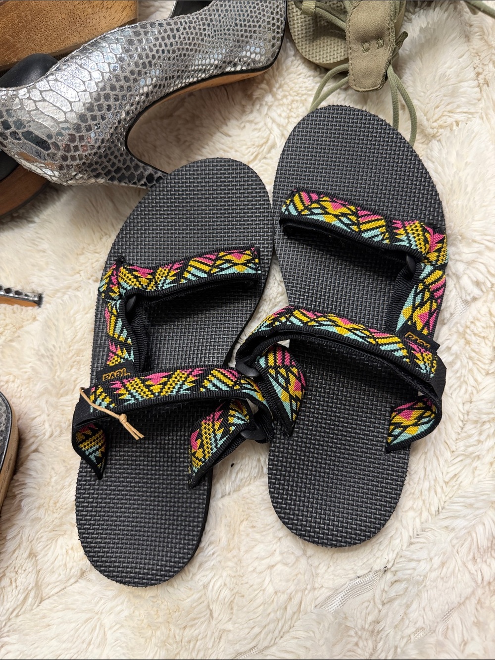 Teva Women's Black Sandals with Yellow Pink and Turquoise Tribal Straps NWT